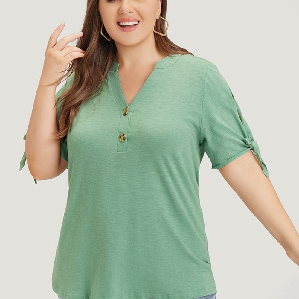 NWT BloomChic SONIA” lightweight Heather tee top. Light sage green. Sz 10